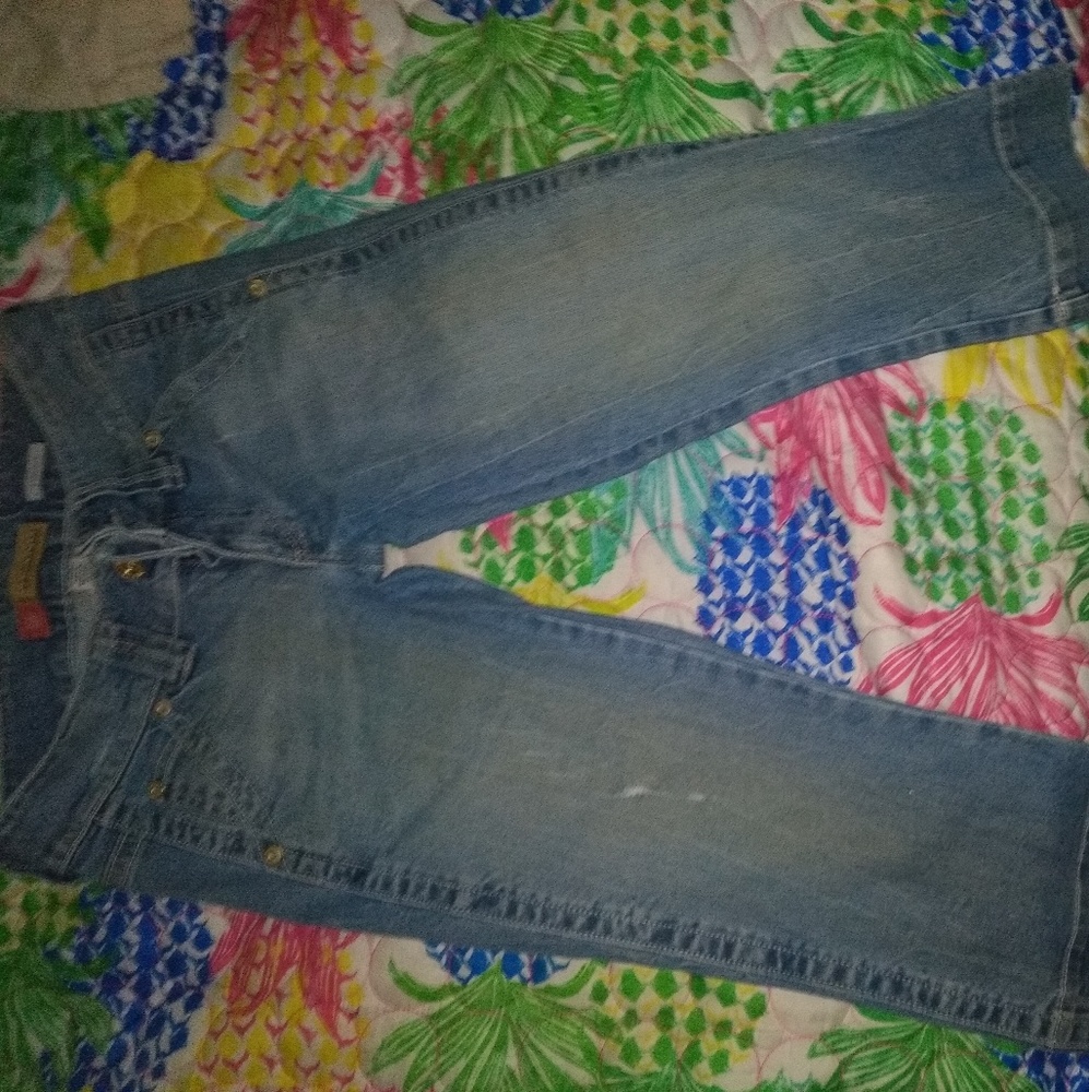 capris